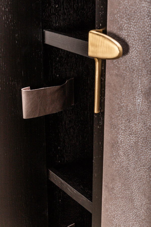 MANOLO CABINET