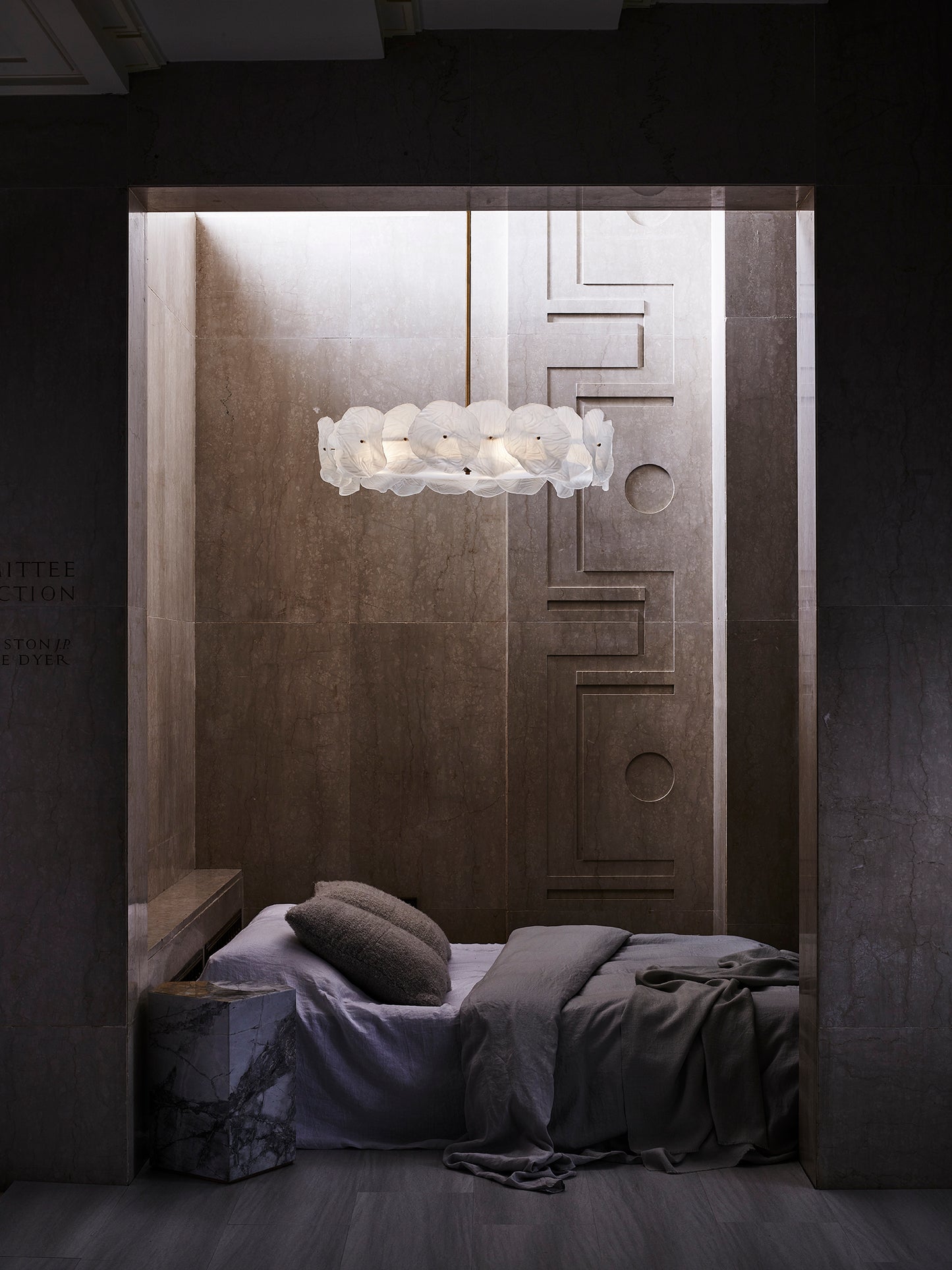 Ruffle Chandelier in Polished Gold