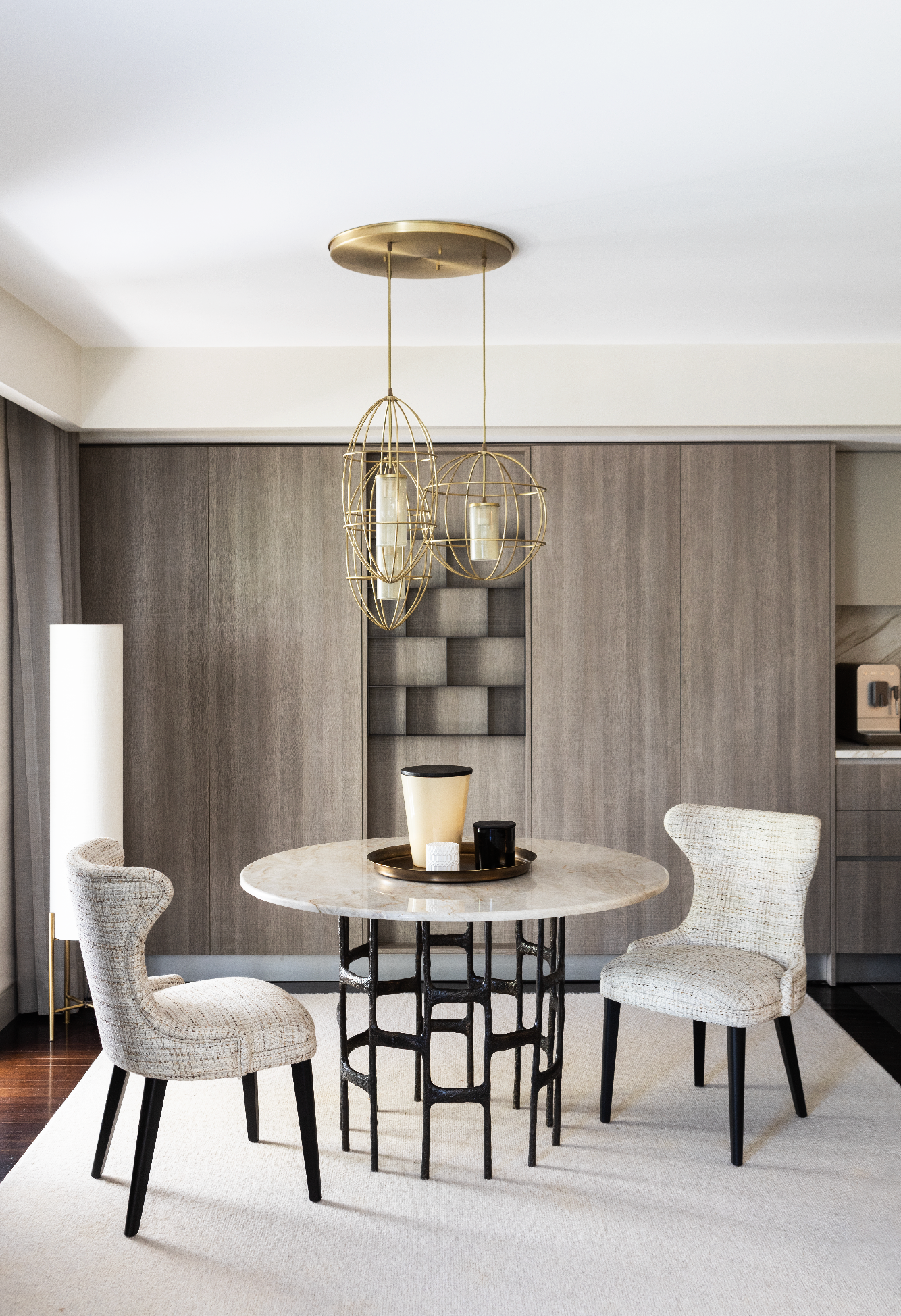 HOFFMAN ROUND DINING