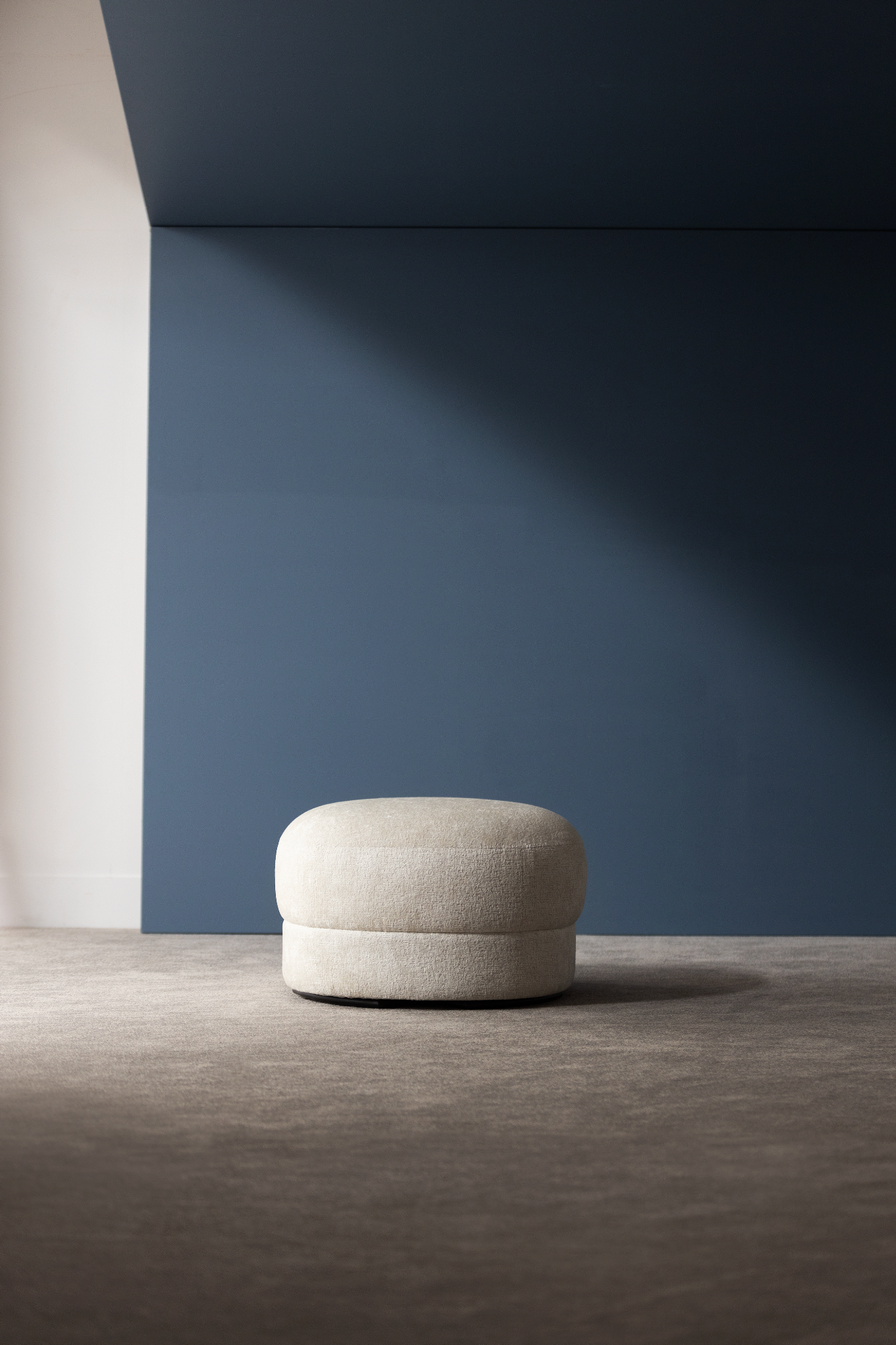 BARNABAS POUF