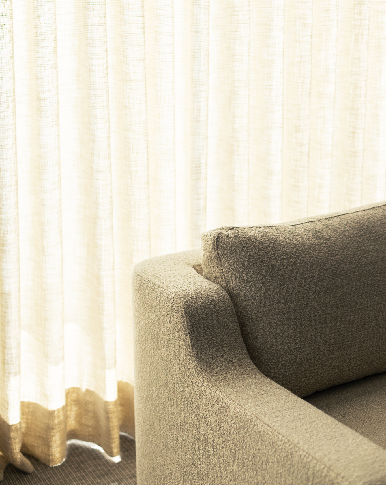 Lazaro II armchair