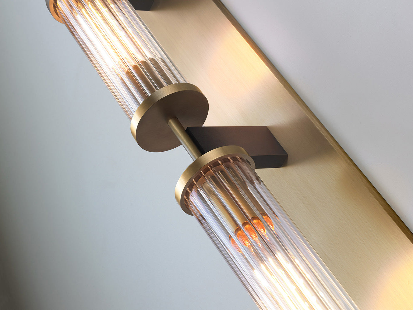 Alouette Linear Sconce