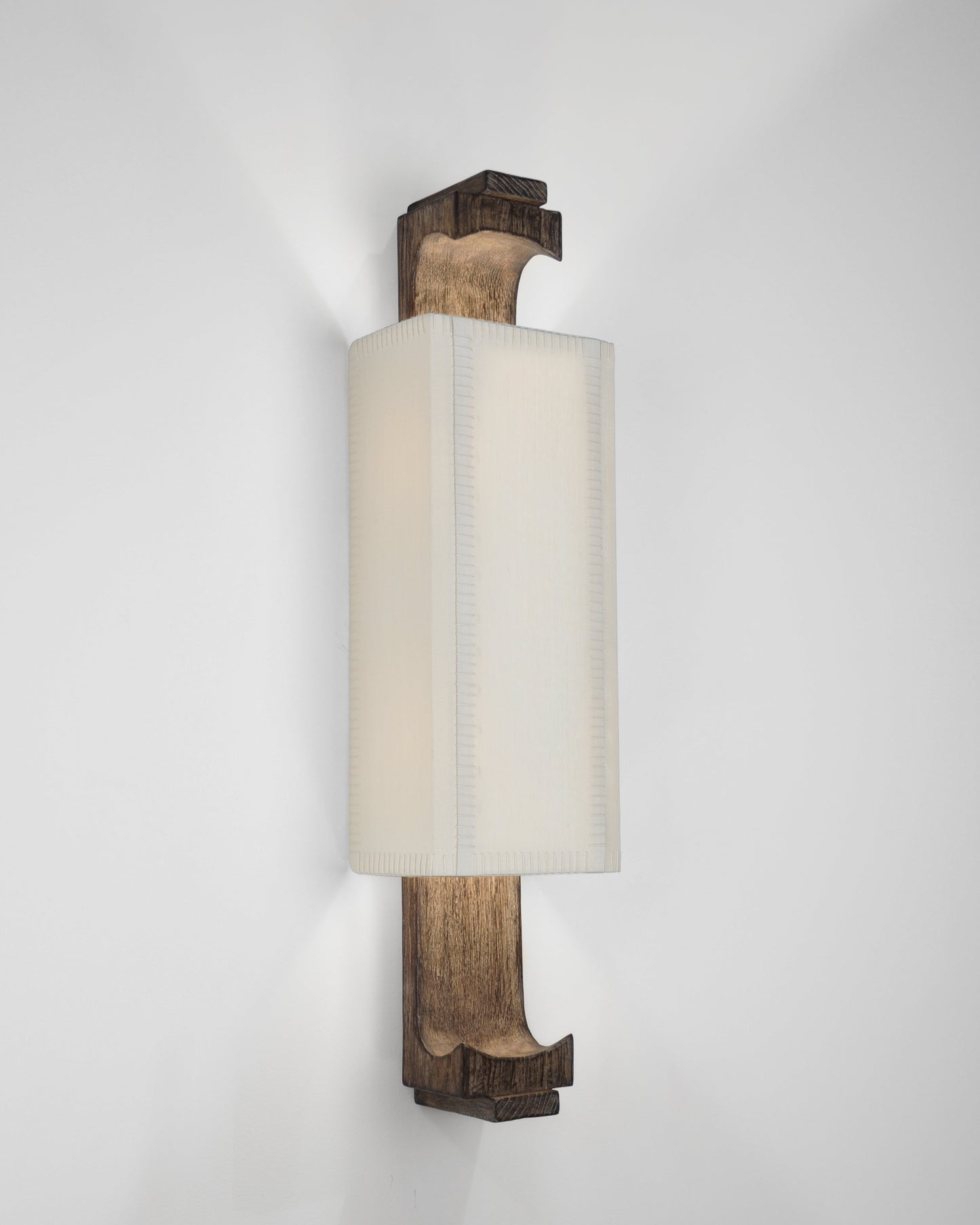 Viola Sconce