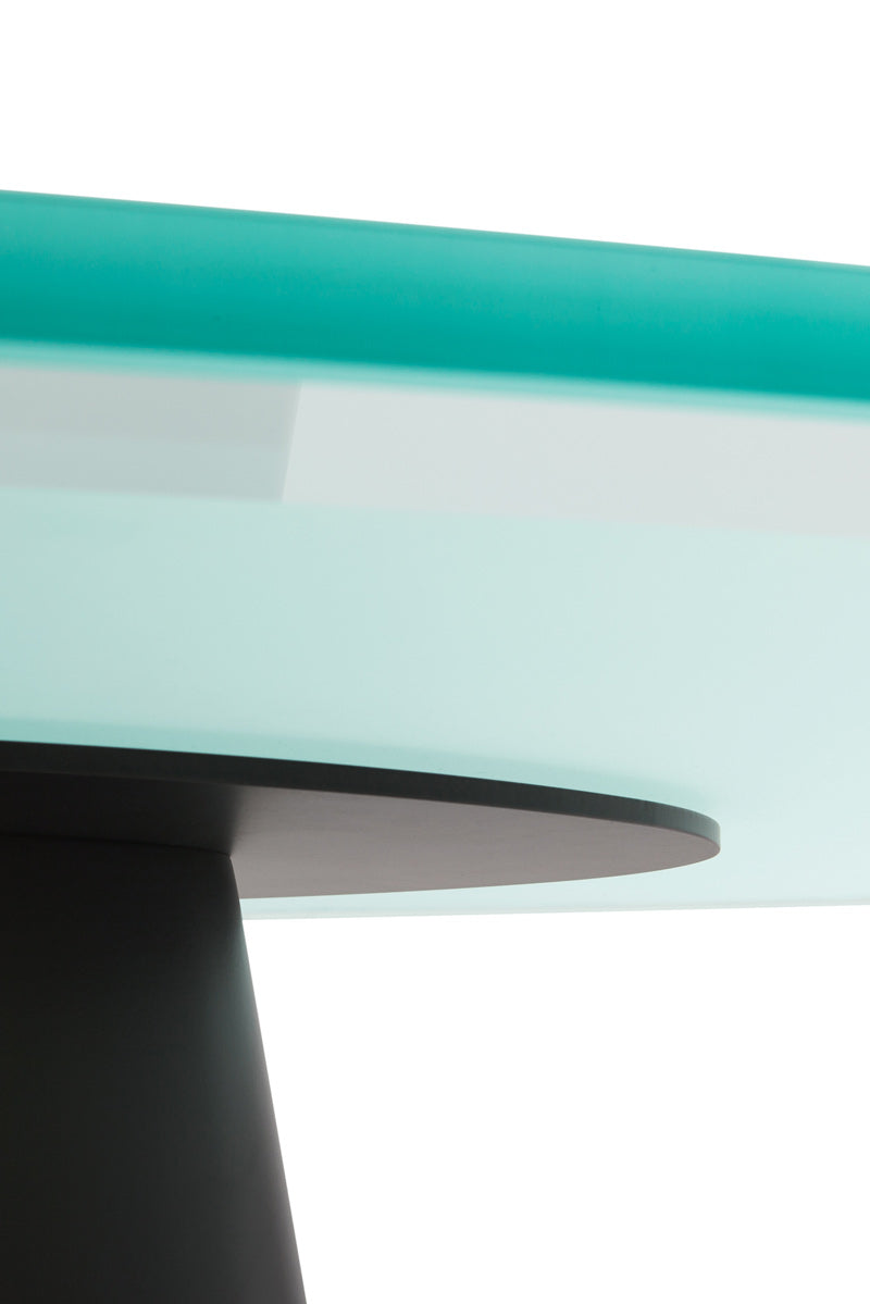 Fuego Oval Dining Table