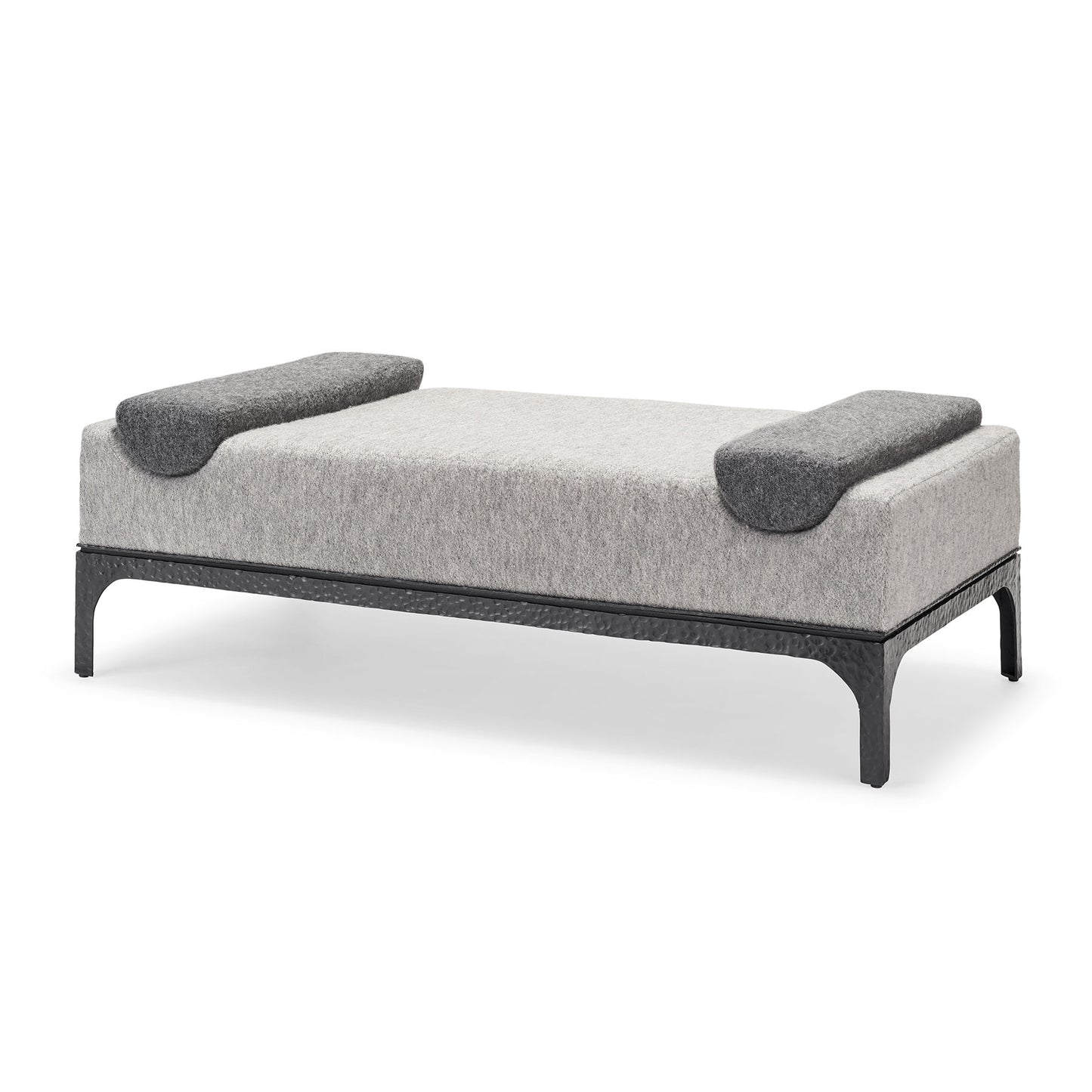 Opio Chaise