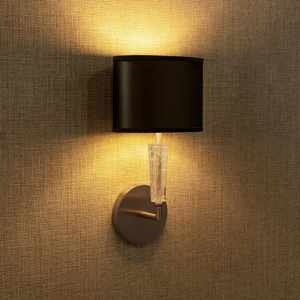 Nilssen Wall Light in Brushed Gold