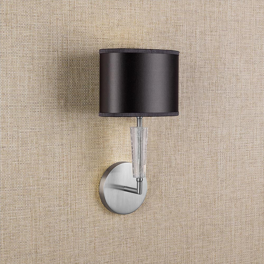 Nilssen Wall Light in Brushed Gold