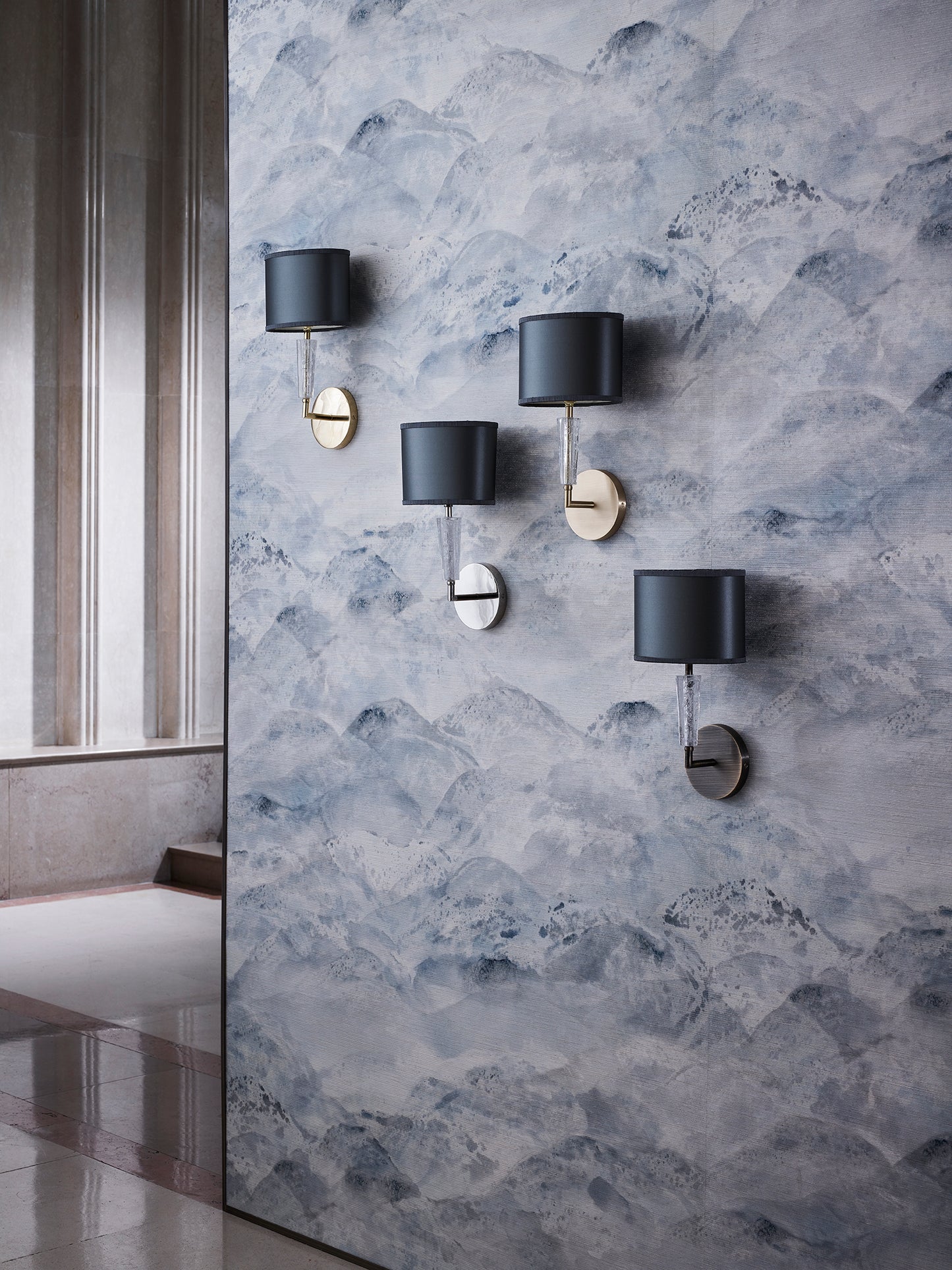 Nilssen Wall Light in Brushed Gold