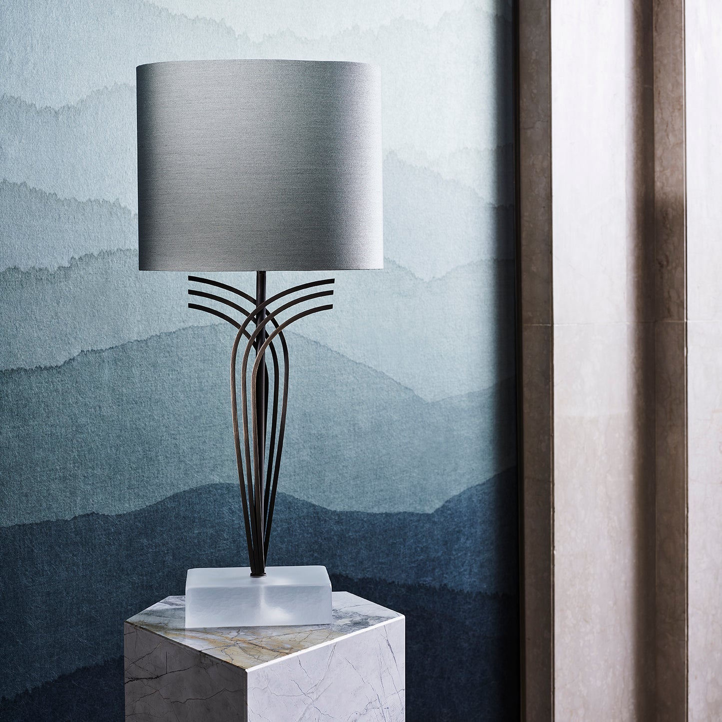 Brandt Lamp in Gloss Black