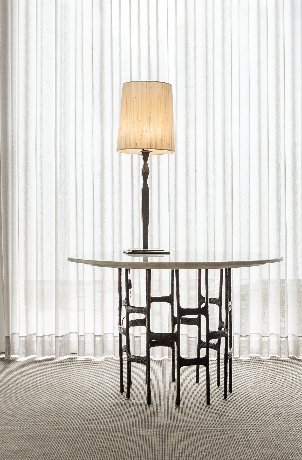 HOFFMAN ROUND DINING