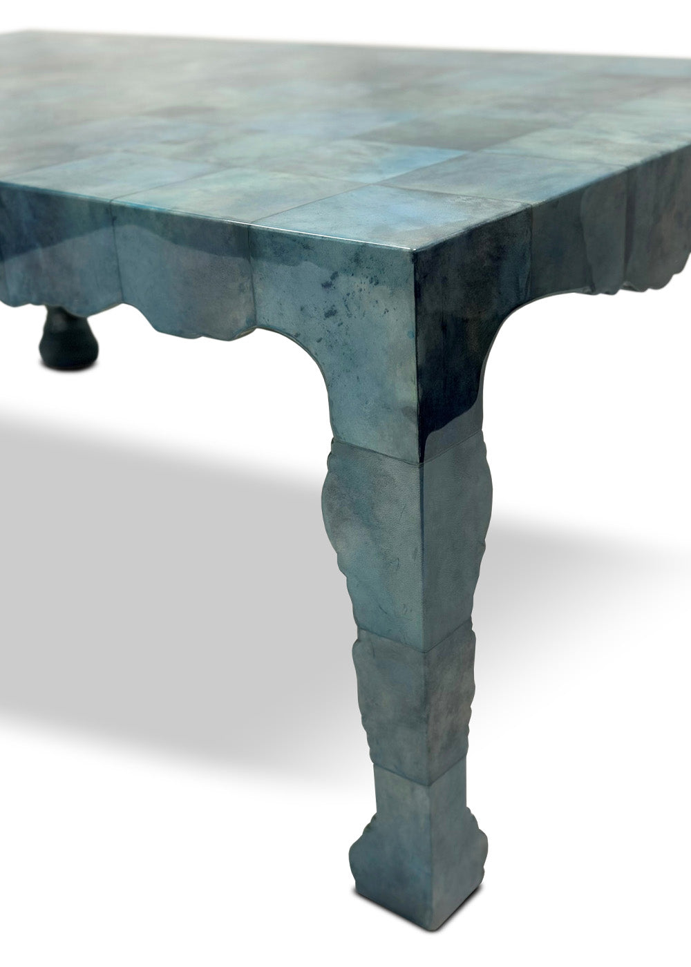 SILHOUETTE COCKTAIL TABLE