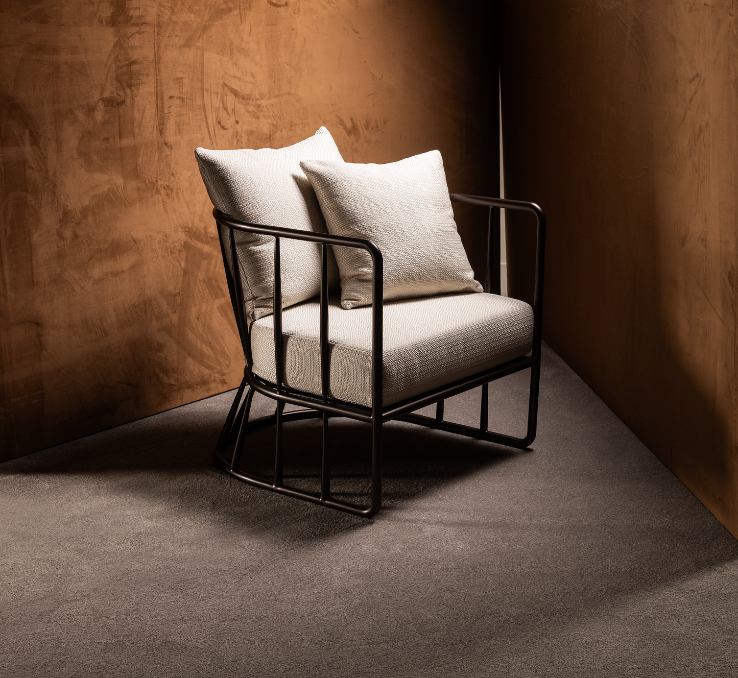 WINDSOR LOUNGE CHAIR