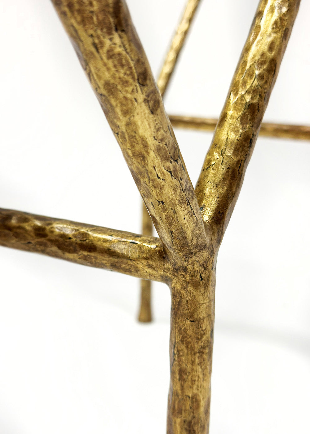 SERPENTINE COCKTAIL TABLE