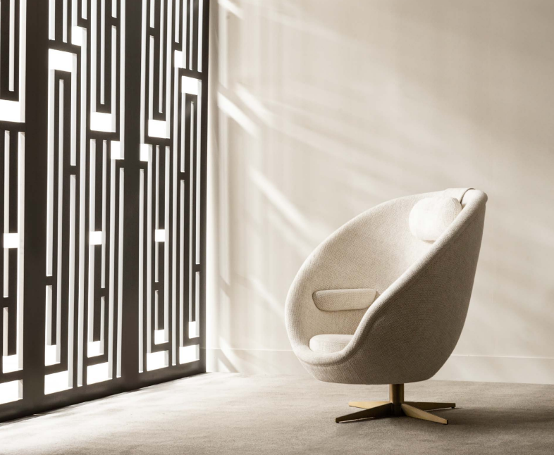 AGATHON ARMCHAIR