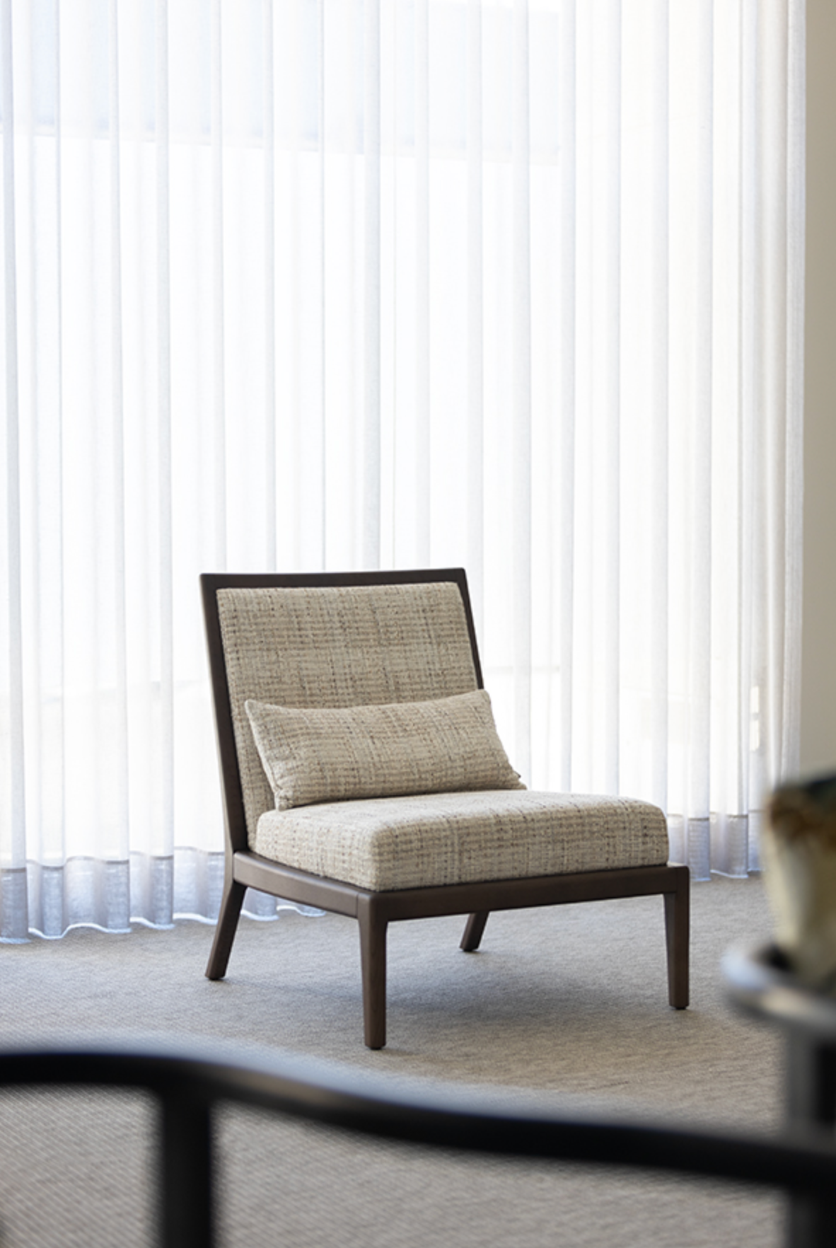 ARTURE ARMCHAIR