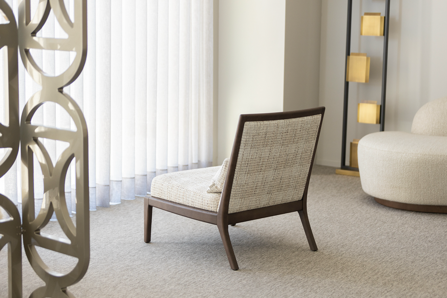 ARTURE ARMCHAIR