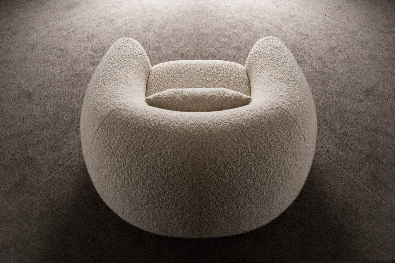 BARNABAS ARMCHAIR
