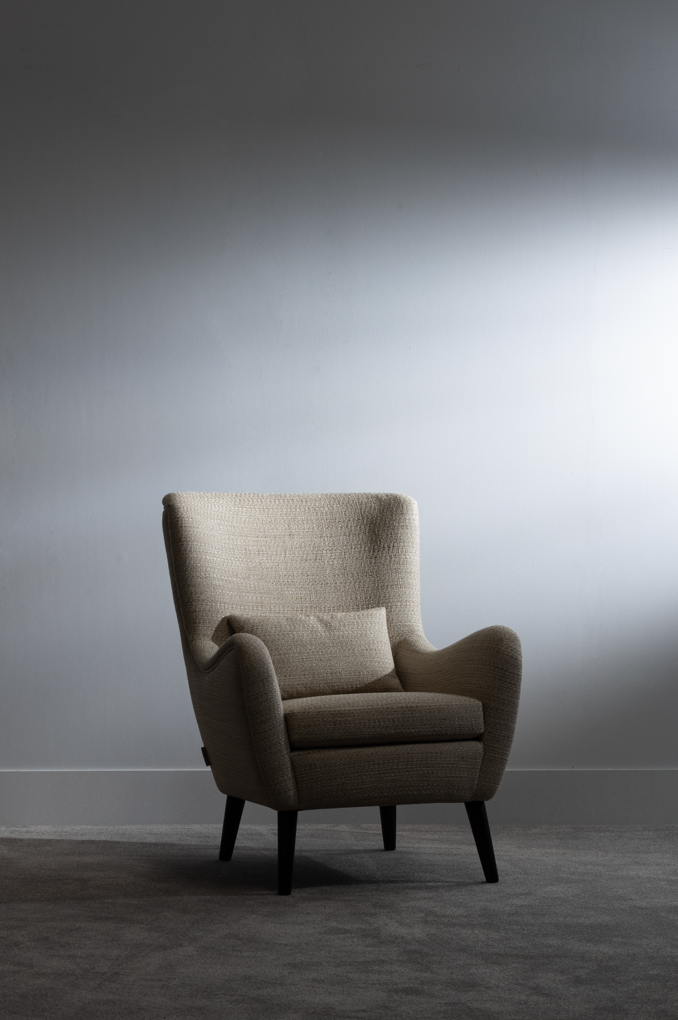 MAXIMO ARMCHAIR