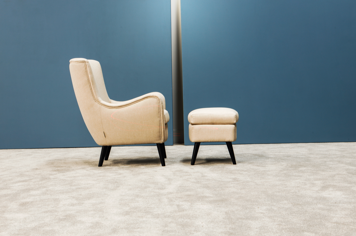 MAXIMO ARMCHAIR