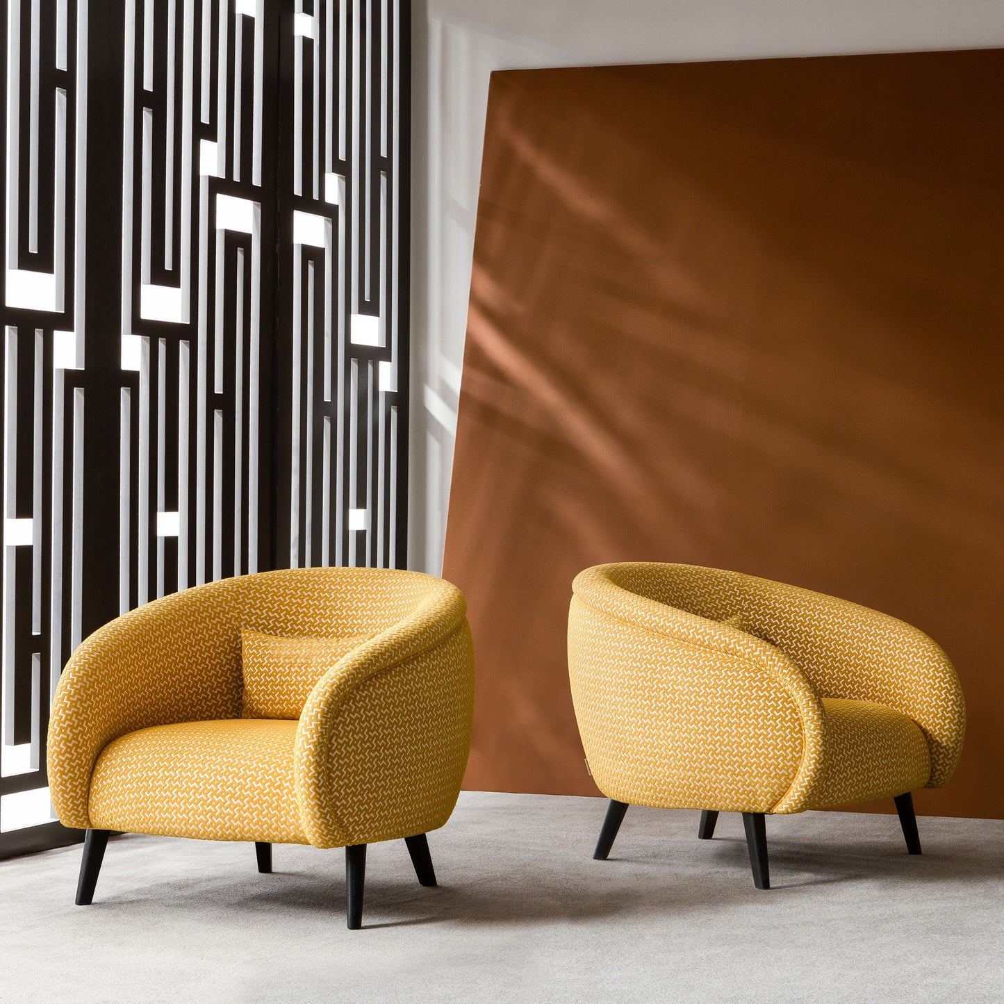 OLEG ARMCHAIR