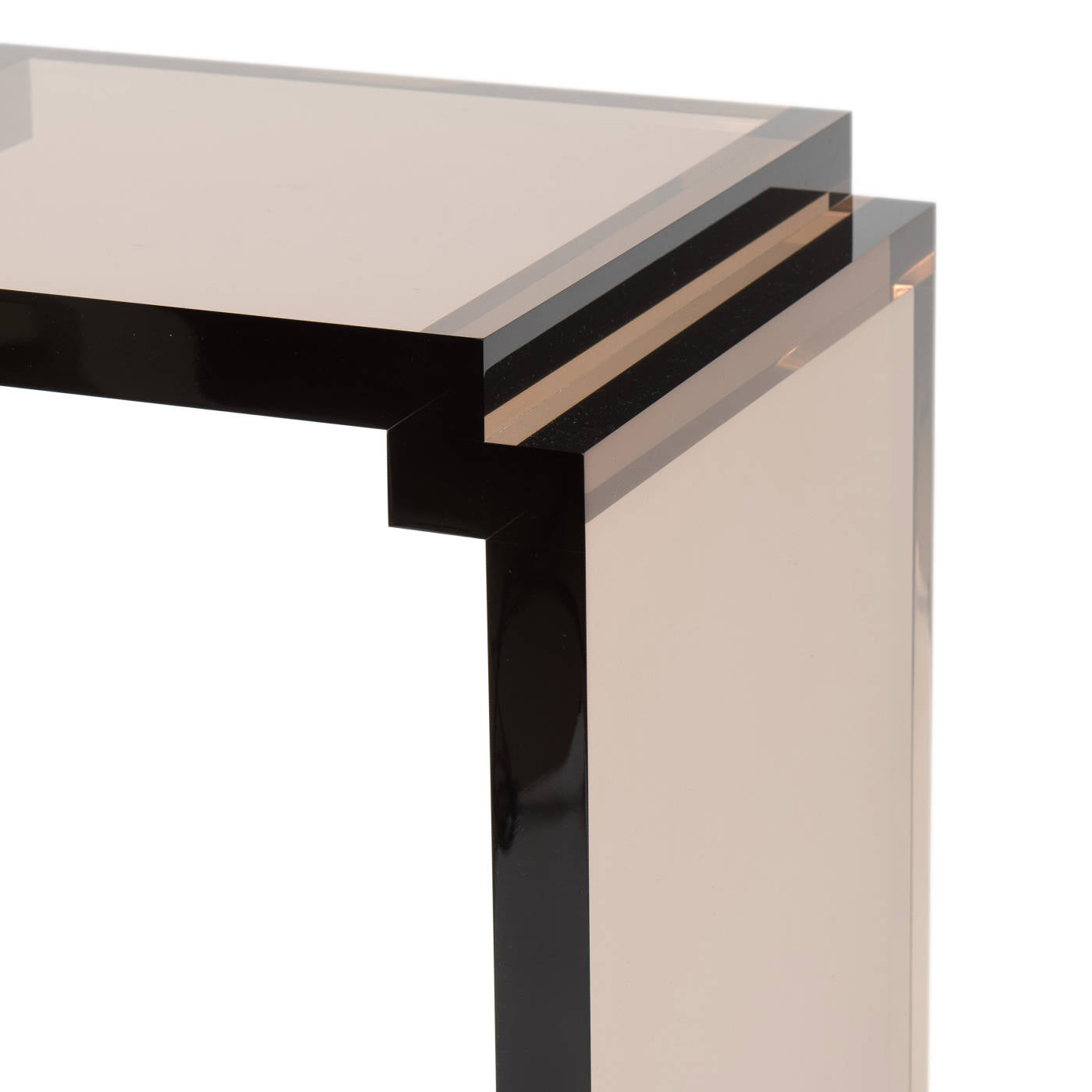 Aman Pedestal, Sable