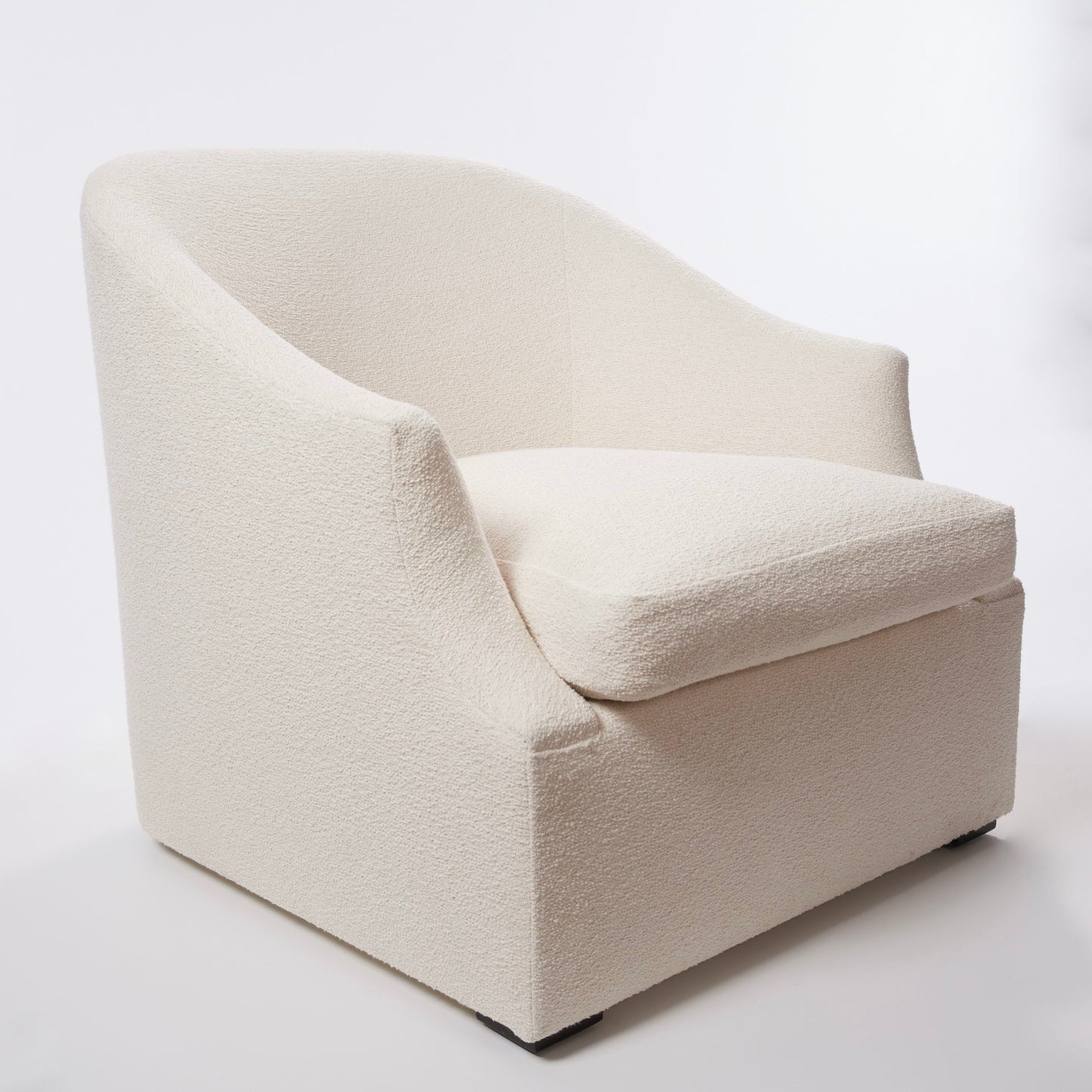 Eos Swivel Lounge Chair