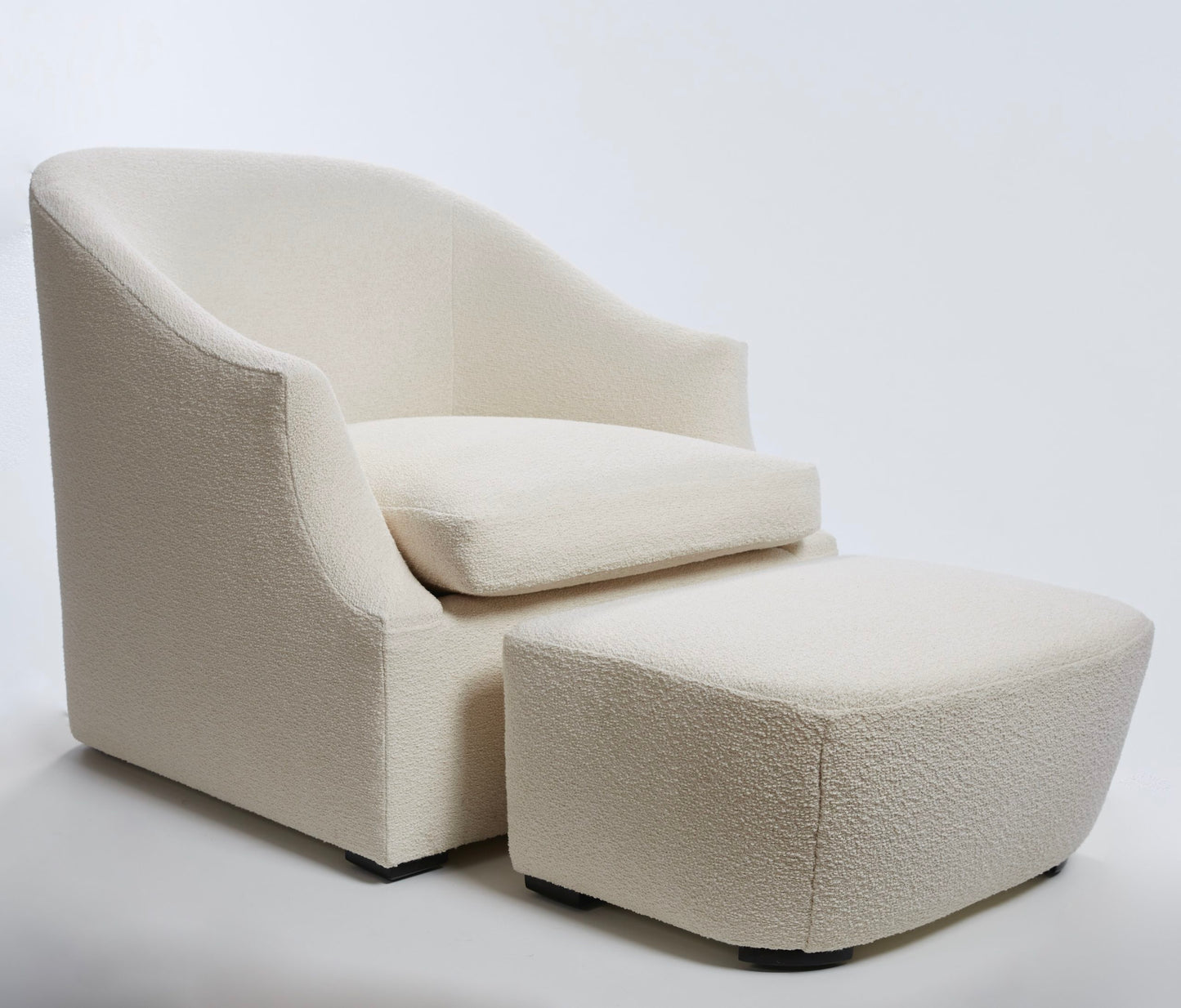 Eos Swivel Lounge Chair