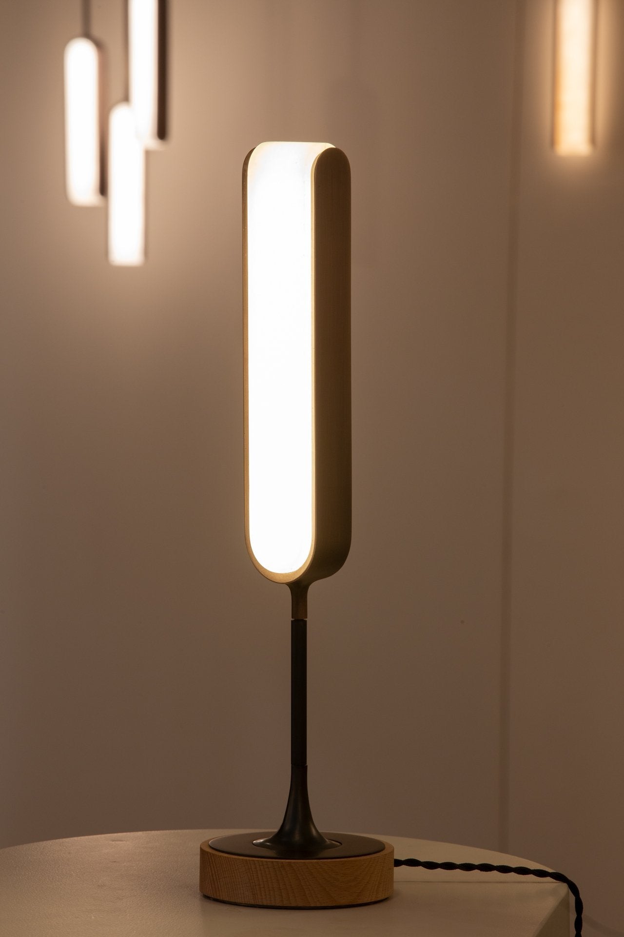 QUATRE CENT QUARANTE TABLE LAMP