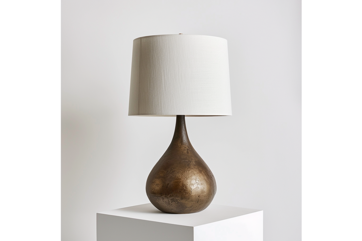 Iris Table Lamp