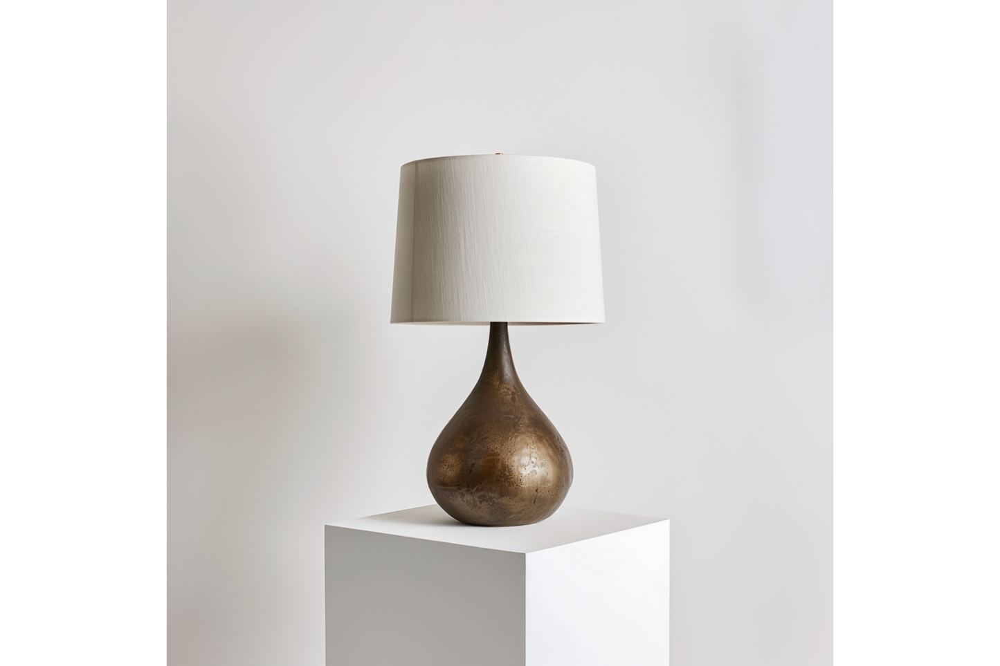 Iris Table Lamp