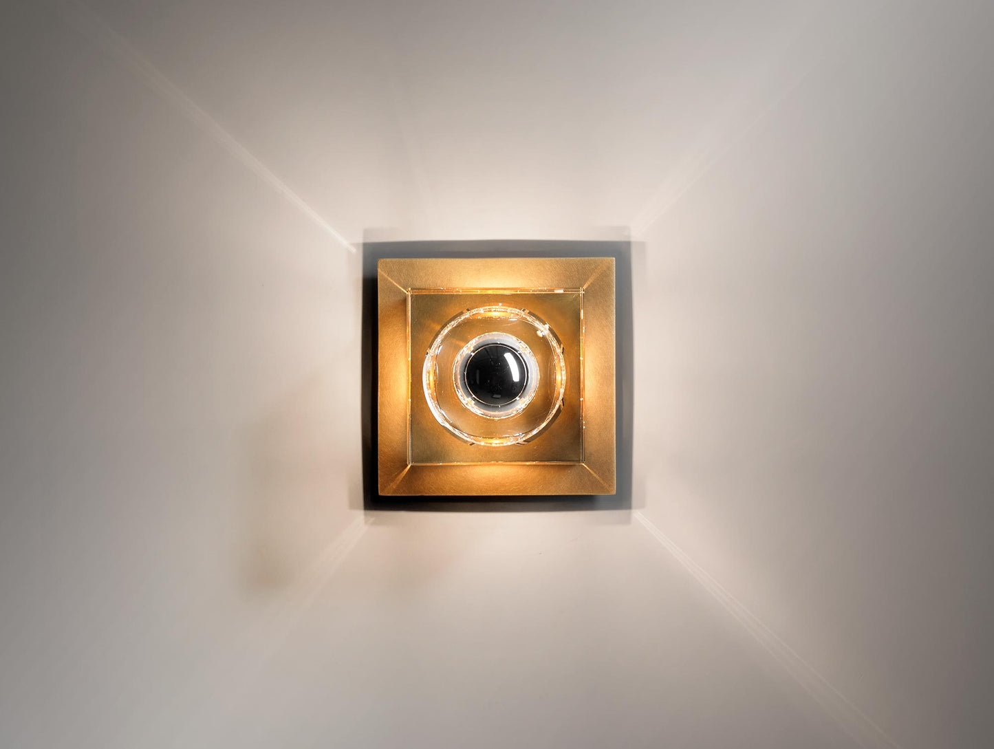 Glacon Single Vanity Sconce / Flush Mount