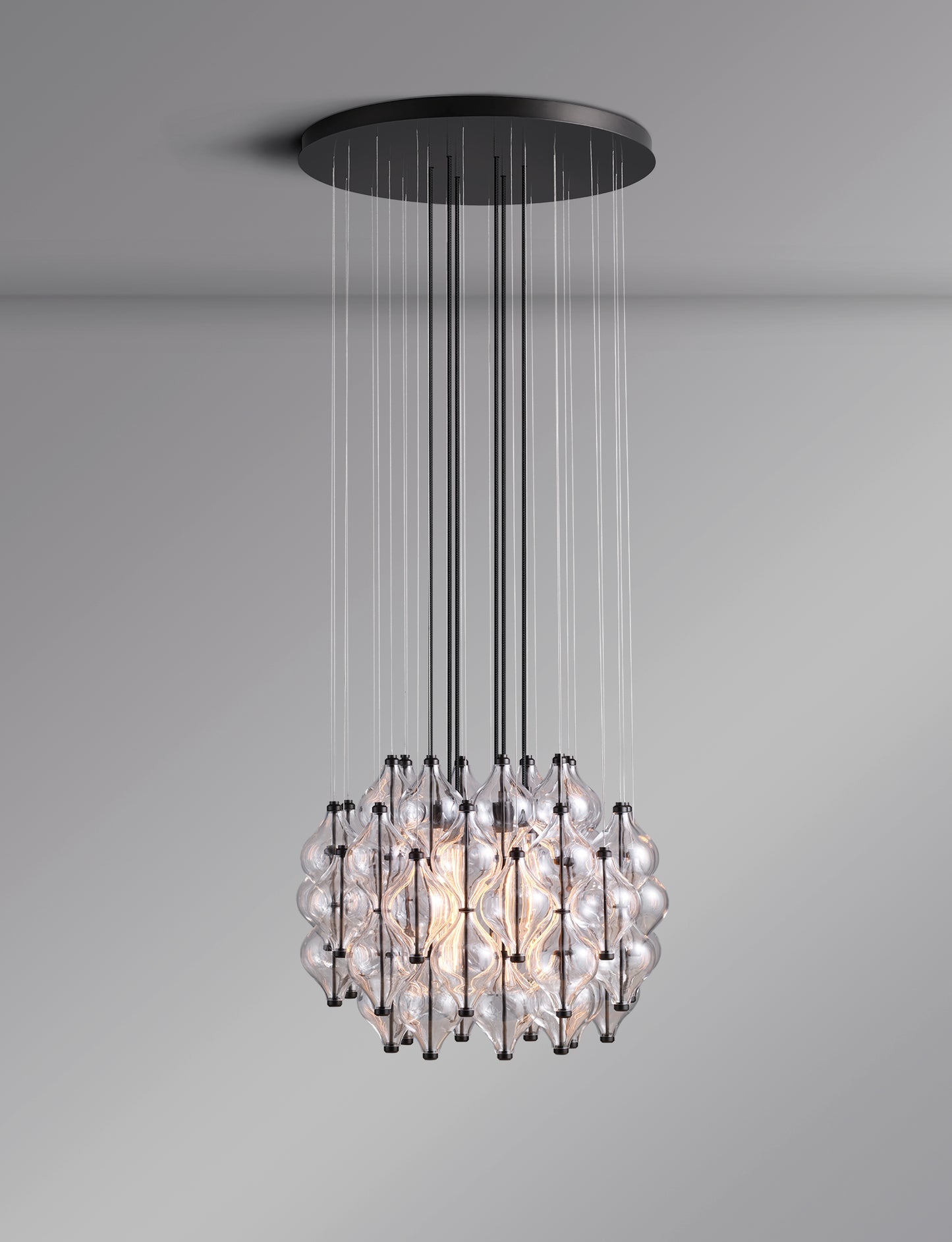 LE PETIT JACQUEMART CIRCULAR CHANDELIER