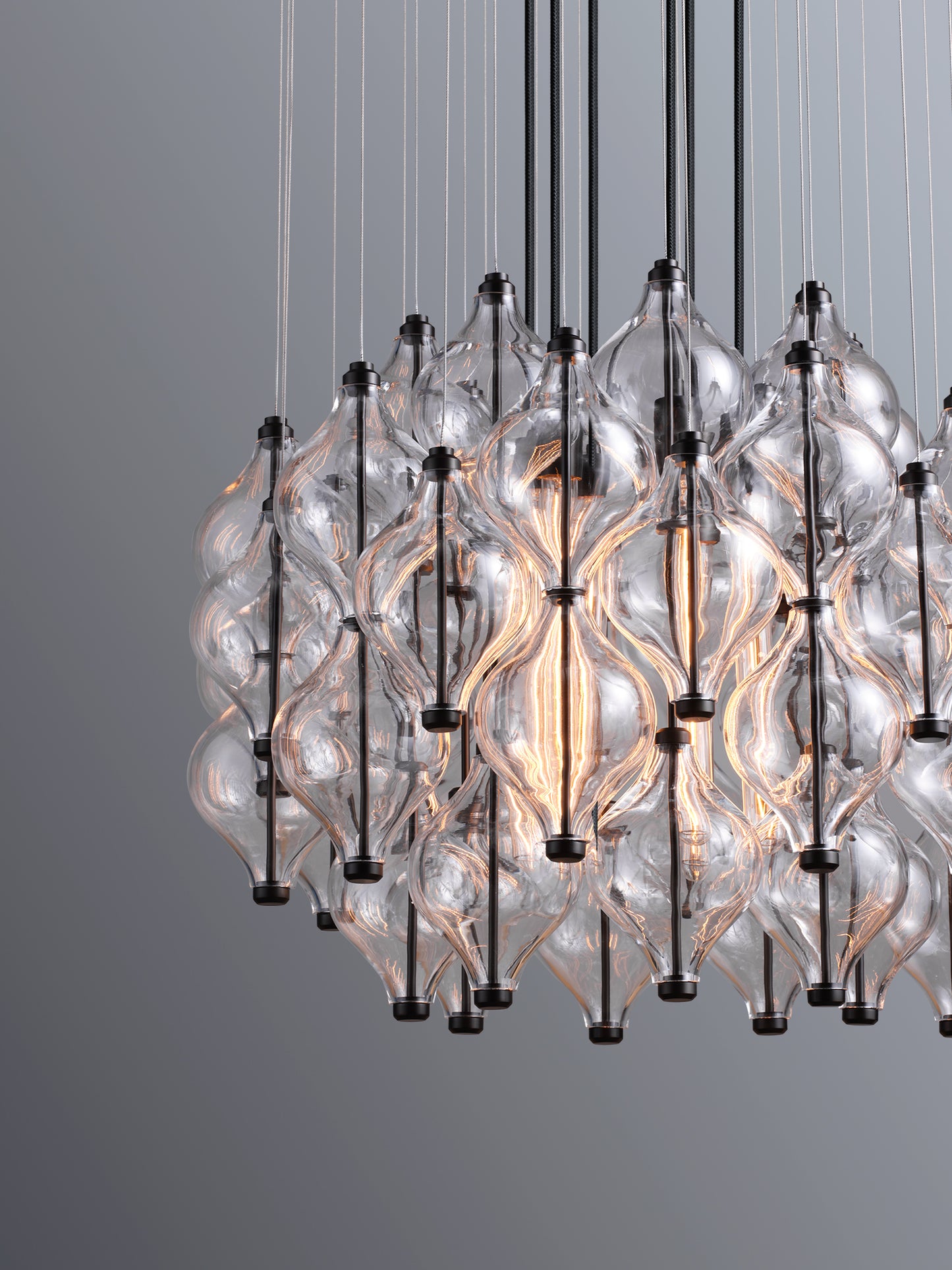 LE PETIT JACQUEMART CIRCULAR CHANDELIER