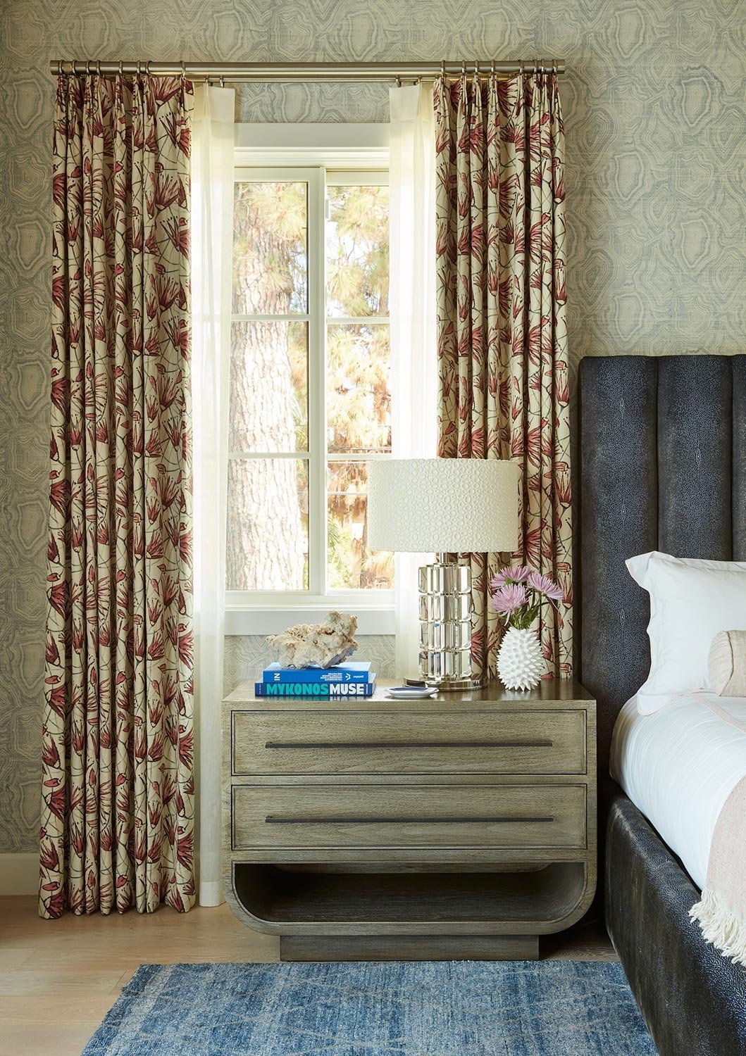 Uri Nightstand