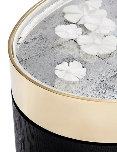 Narcissus Table