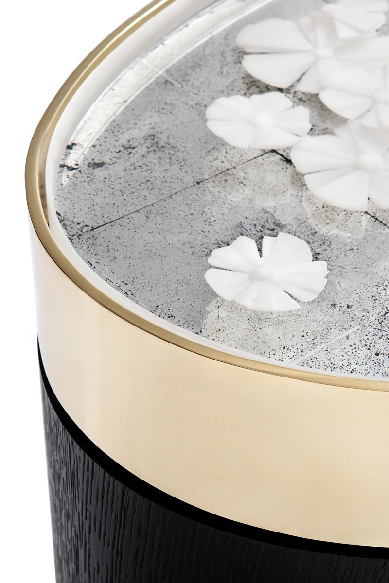 Narcissus Table