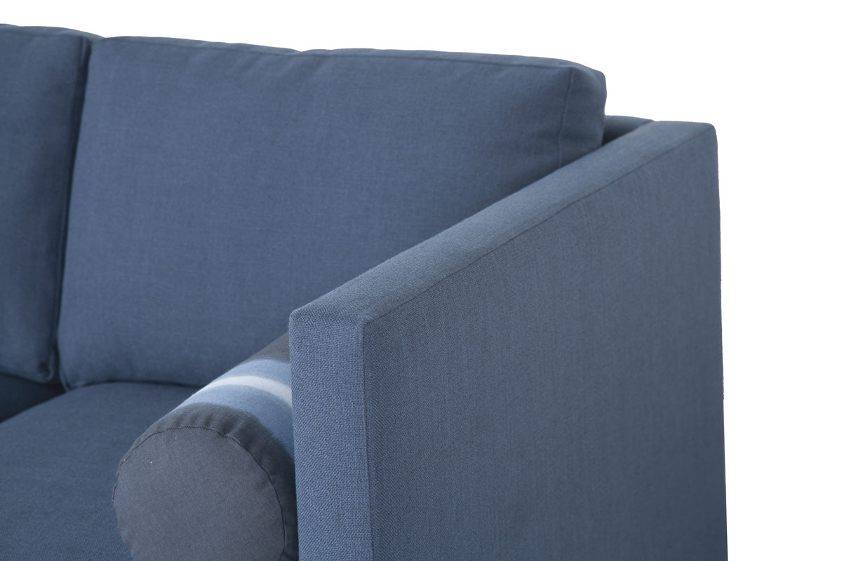 Dennisen Sofa