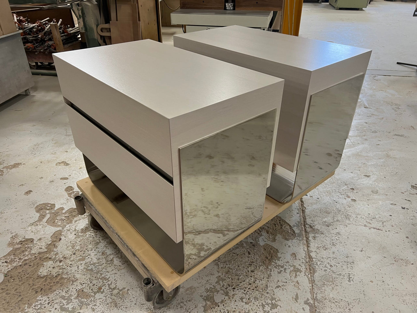ARC NIGHTSTAND