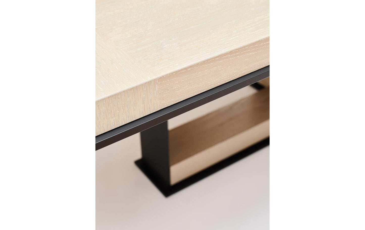 HARTFORD DINING TABLE
