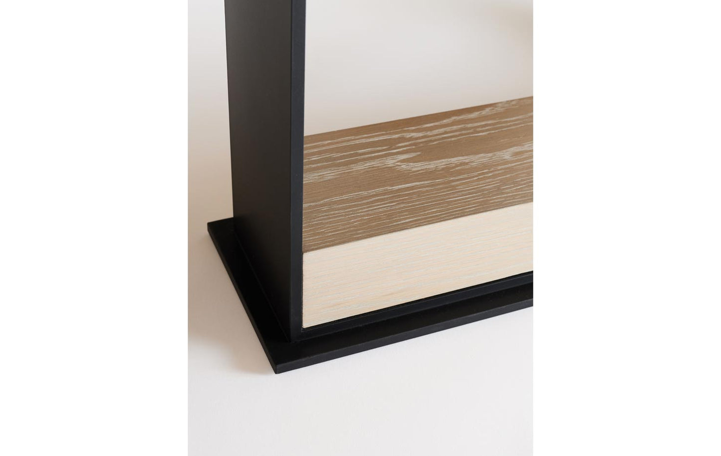 HARTFORD DINING TABLE