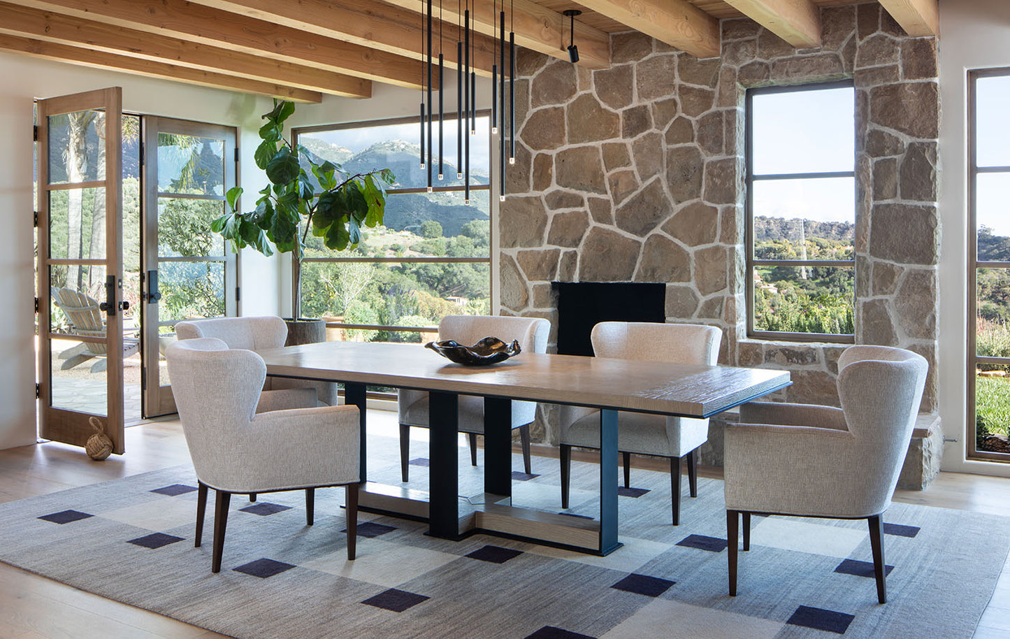 HARTFORD DINING TABLE
