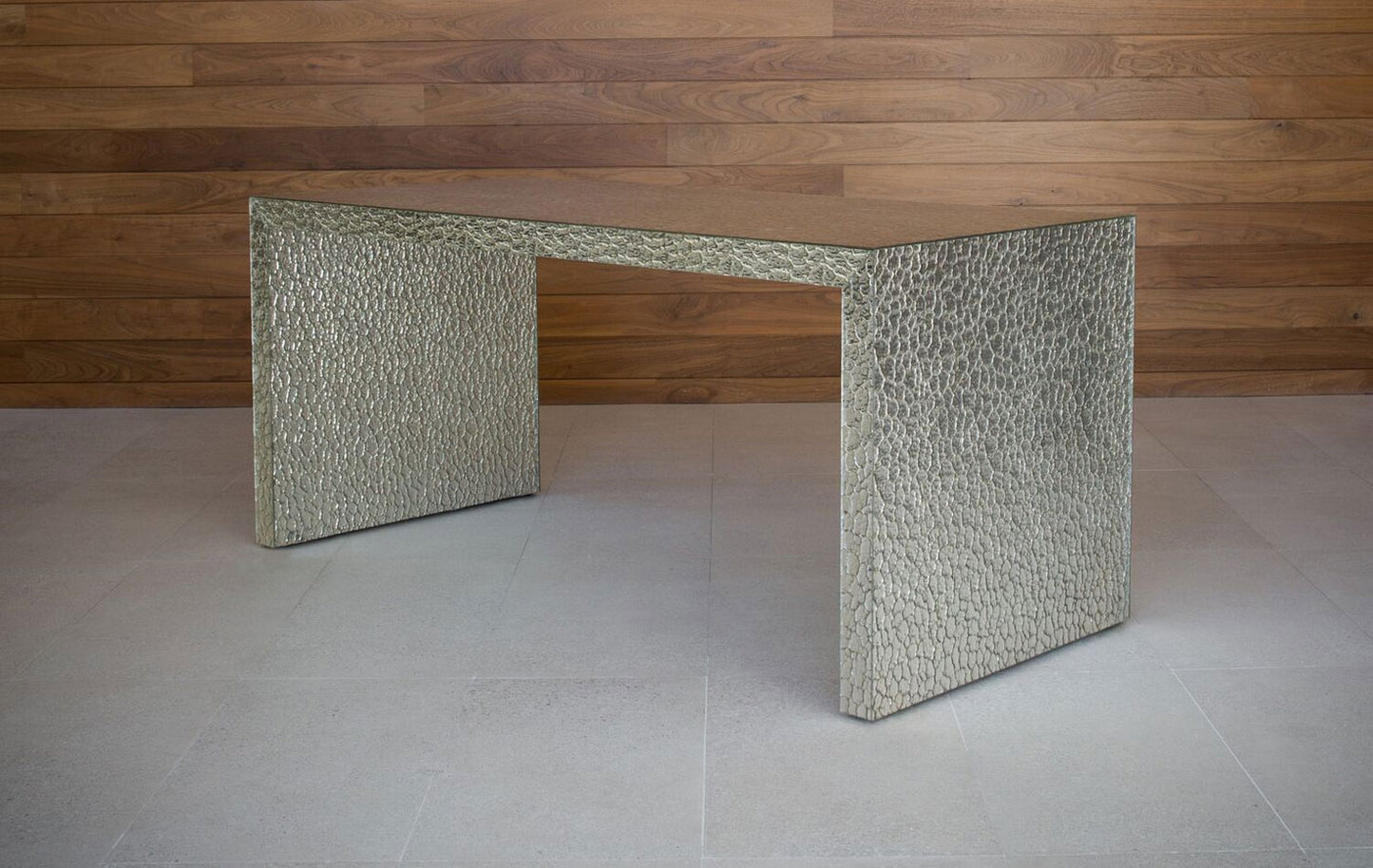 MIRRORED CONSOLE