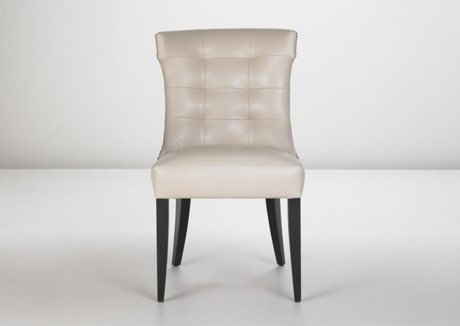 One Arts tufted chair