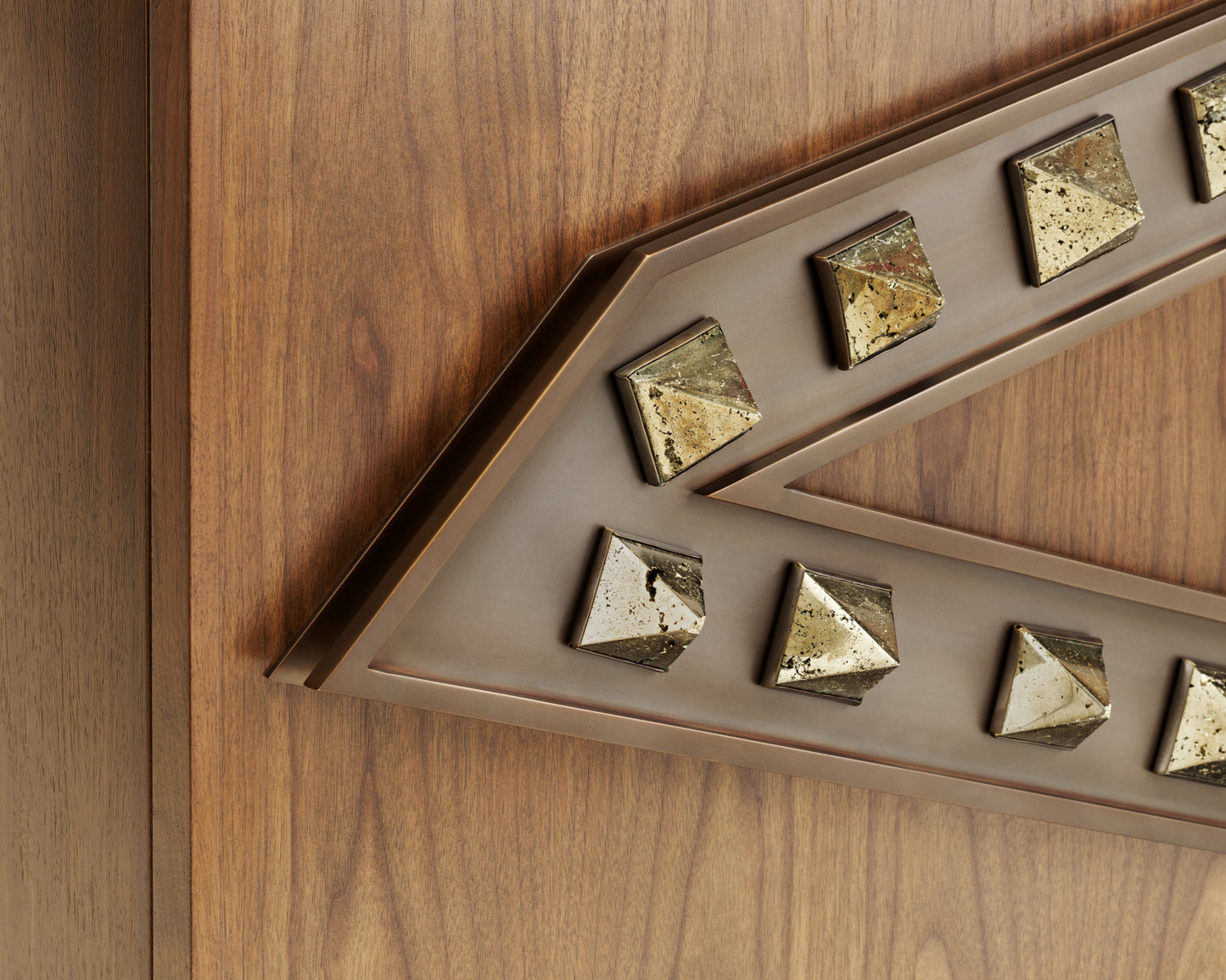 Piramide Cabinet