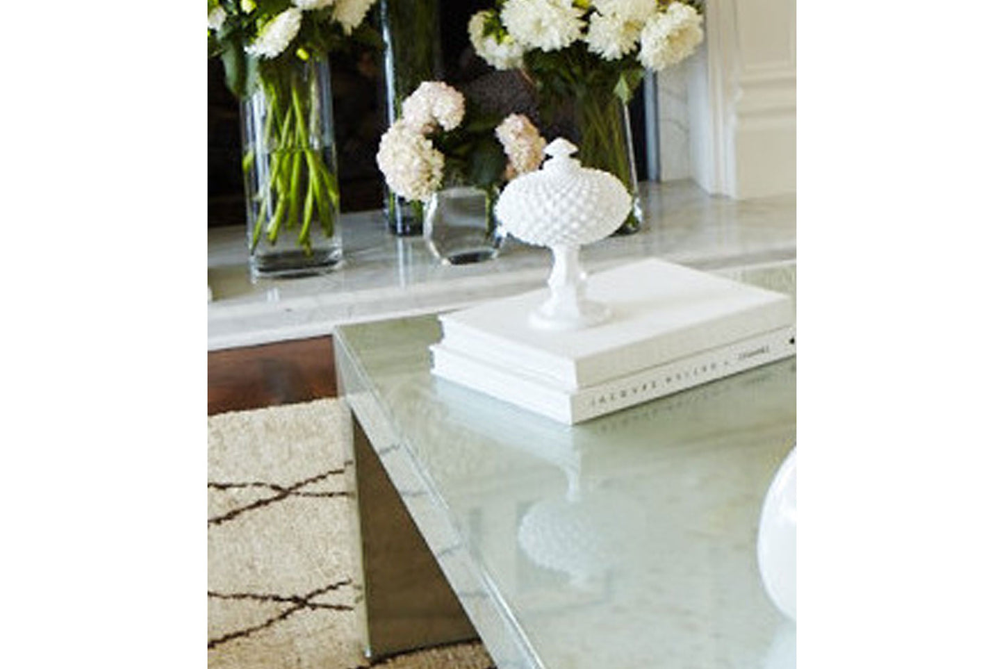 MIRRORED COCKTAIL TABLE