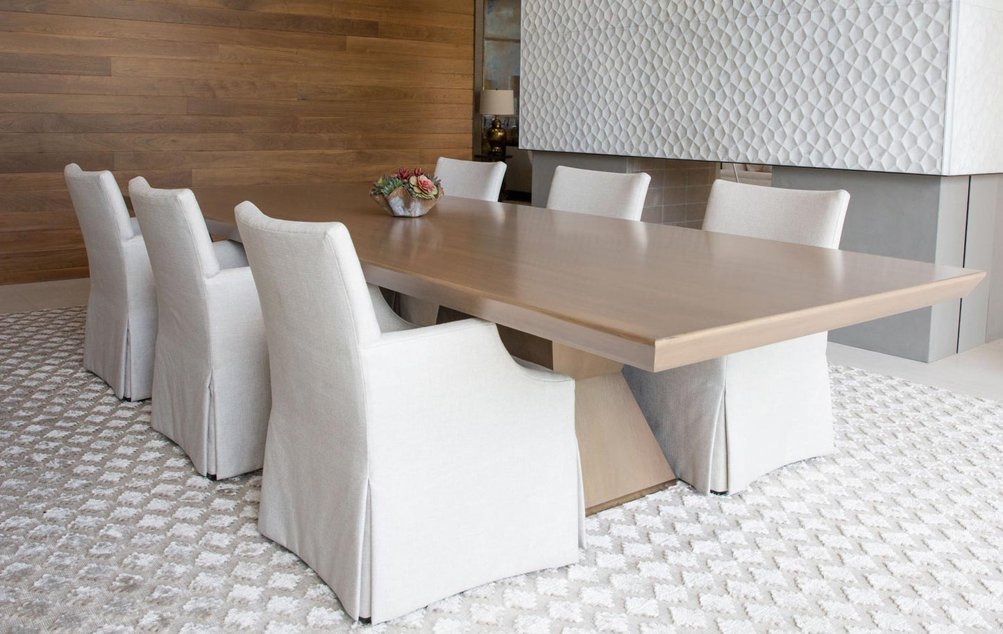 STARK DINING TABLE